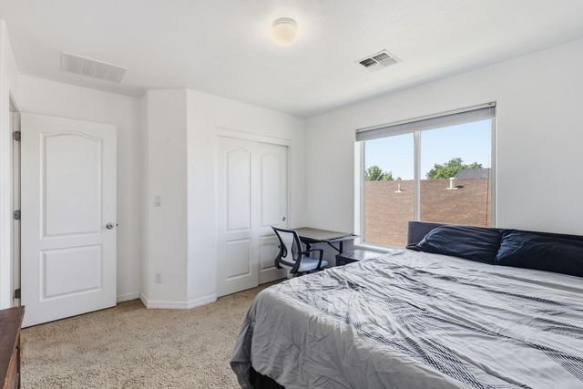 153 El Camino Loop NW, Rio Rancho, NM 87144