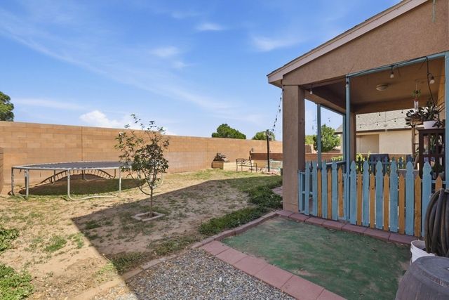 153 El Camino Loop NW, Rio Rancho, NM 87144