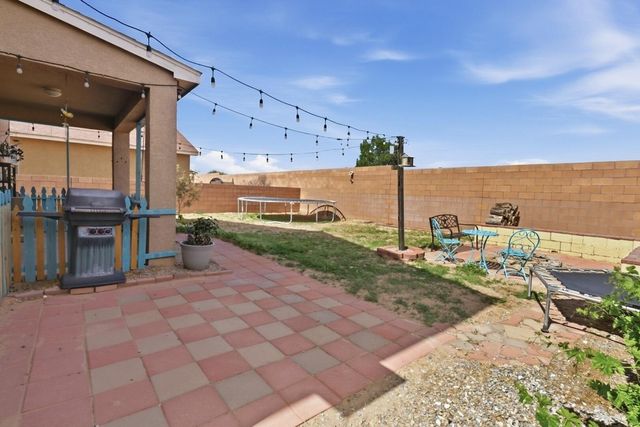 153 El Camino Loop NW, Rio Rancho, NM 87144
