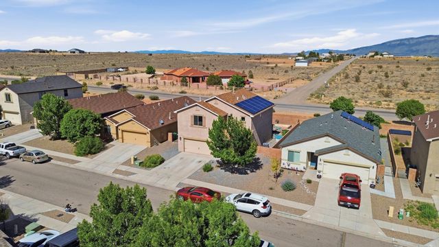 153 El Camino Loop NW, Rio Rancho, NM 87144
