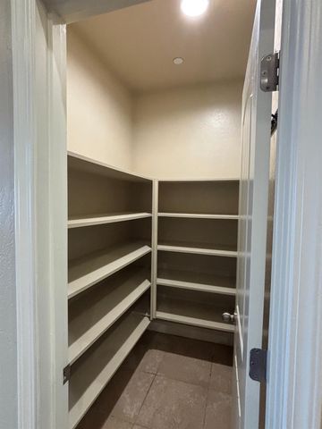 6235 E Pontiac Way, Fresno, CA 93727