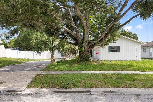 7529 ARMAND CIRCLE, Tampa, FL 33634