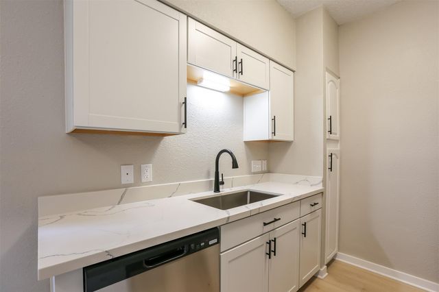 203 E 31st ST 104, Austin, TX 78705