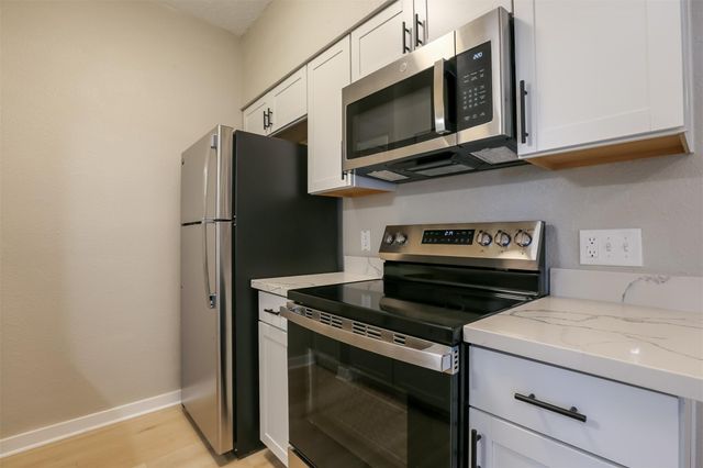 203 E 31st ST 104, Austin, TX 78705