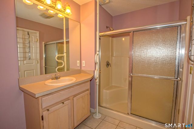 26 Hillside Farms Drive 26, East Windsor, CT 06016