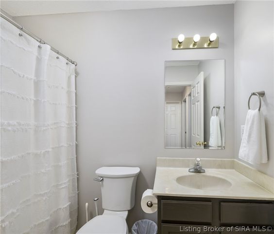 1103 Stonelilly Drive, Jeffersonville, IN 47130