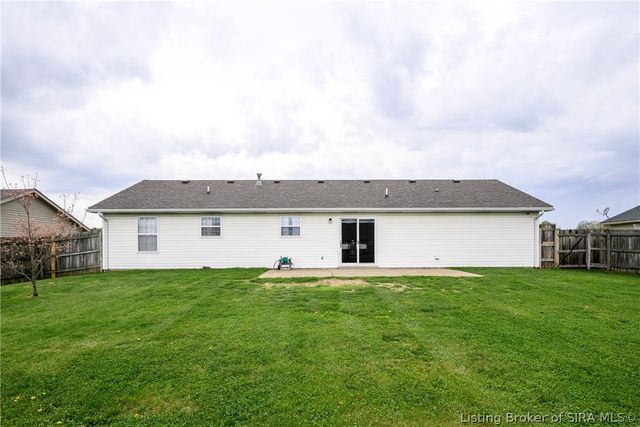 1103 Stonelilly Drive, Jeffersonville, IN 47130