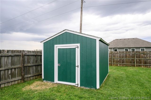 1103 Stonelilly Drive, Jeffersonville, IN 47130