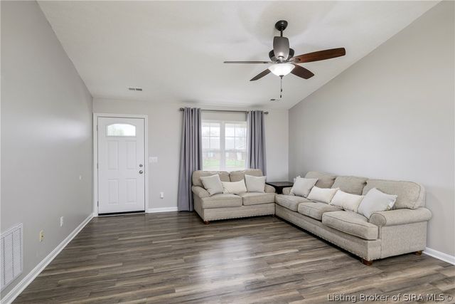 1103 Stonelilly Drive, Jeffersonville, IN 47130