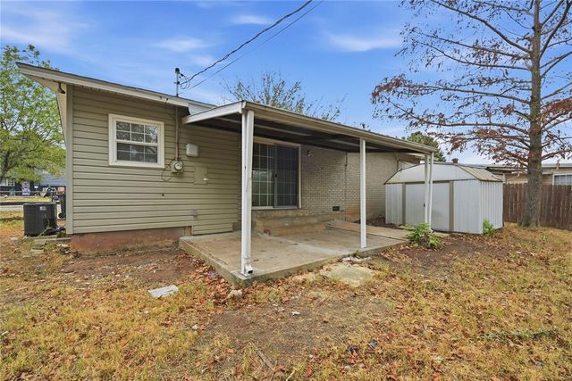 2117 Queensbury Road, Moore, OK 73160