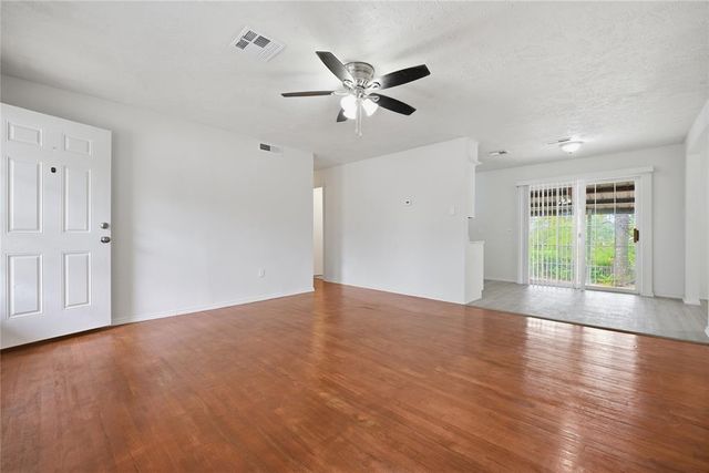 2117 Queensbury Road, Moore, OK 73160