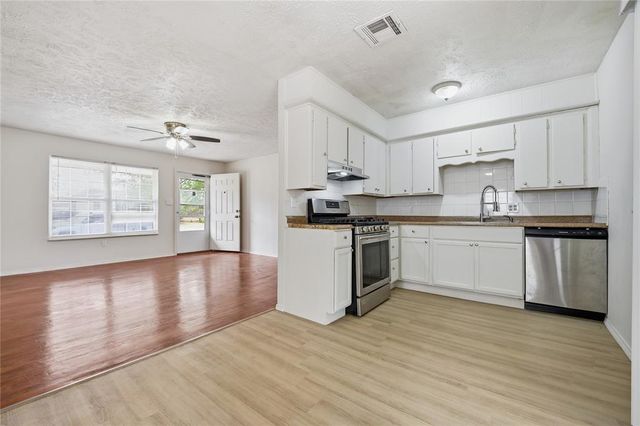 2117 Queensbury Road, Moore, OK 73160