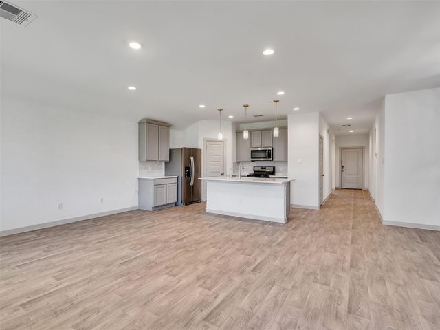 818 Betsy Hill Drive, Rosharon, TX 77583