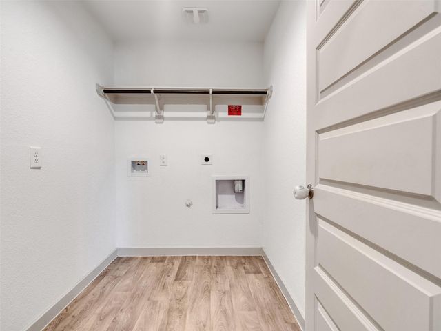 818 Betsy Hill Drive, Rosharon, TX 77583