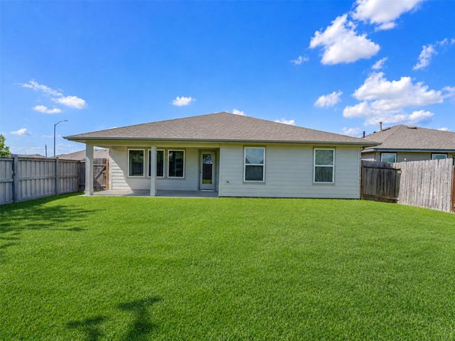 818 Betsy Hill Drive, Rosharon, TX 77583