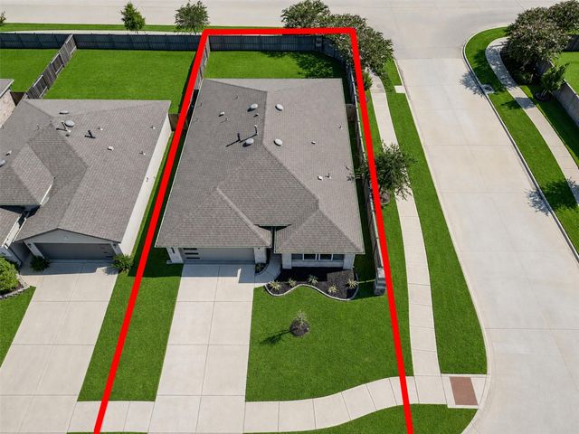 818 Betsy Hill Drive, Rosharon, TX 77583