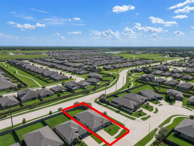 818 Betsy Hill Drive, Rosharon, TX 77583