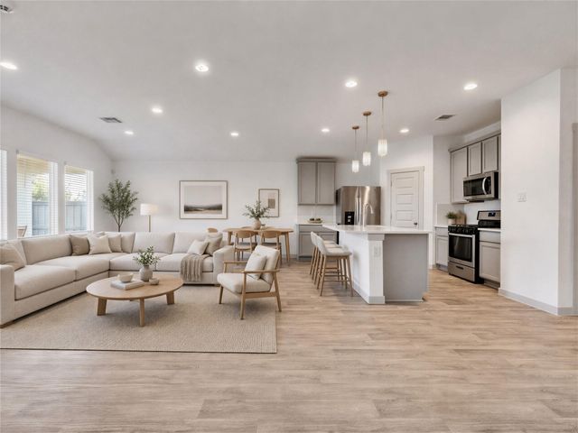 818 Betsy Hill Drive, Rosharon, TX 77583