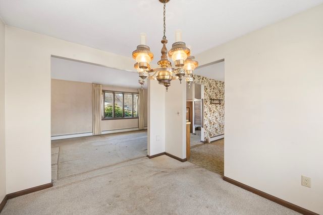 181 Eastwood Dr, Westfield, MA 01085