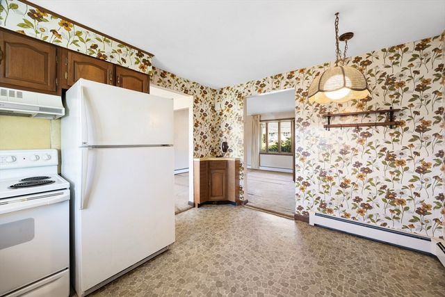 181 Eastwood Dr, Westfield, MA 01085