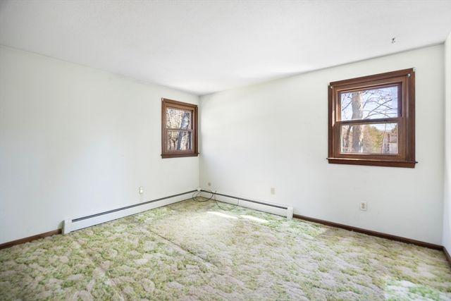 181 Eastwood Dr, Westfield, MA 01085