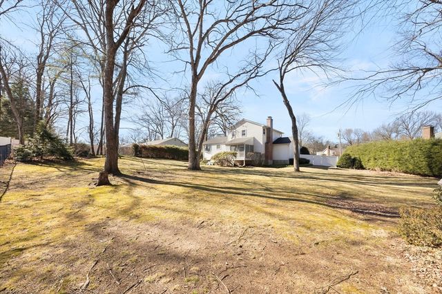 181 Eastwood Dr, Westfield, MA 01085