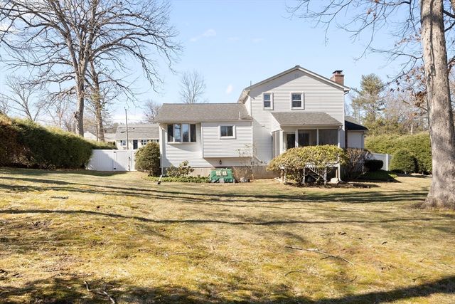 181 Eastwood Dr, Westfield, MA 01085