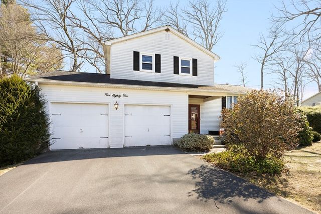 181 Eastwood Dr, Westfield, MA 01085
