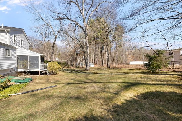 181 Eastwood Dr, Westfield, MA 01085