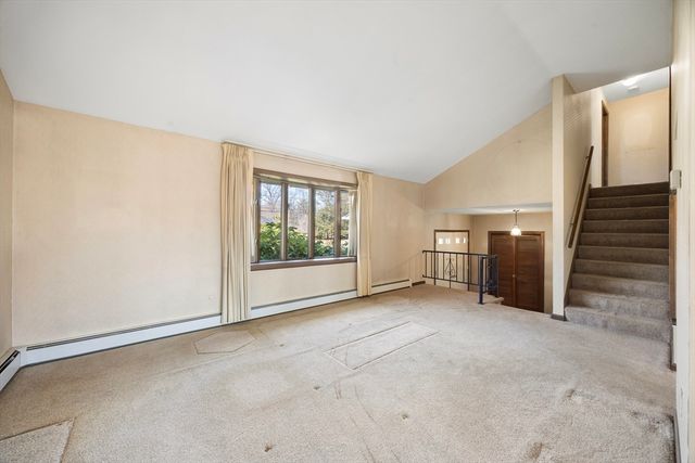 181 Eastwood Dr, Westfield, MA 01085