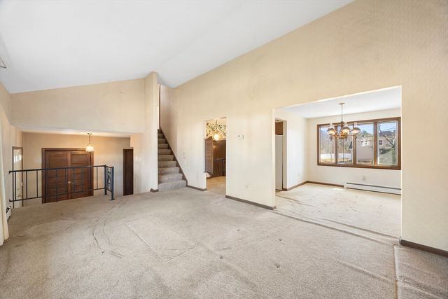 181 Eastwood Dr, Westfield, MA 01085