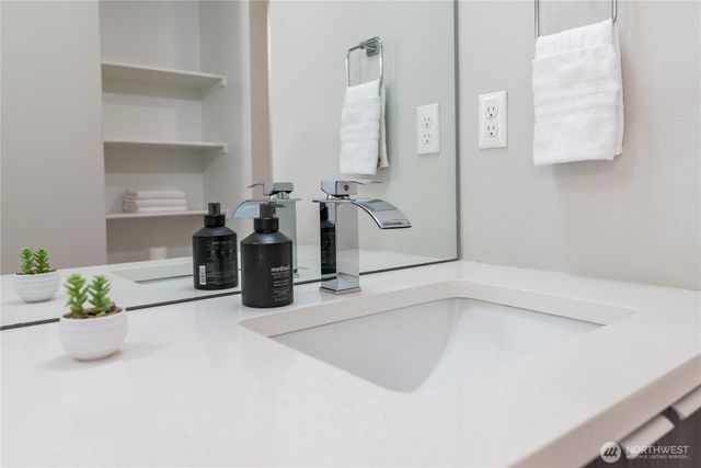 109 Hill Drive, Cathlamet, WA 98612