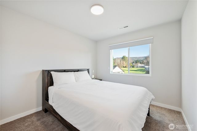 109 Hill Drive, Cathlamet, WA 98612