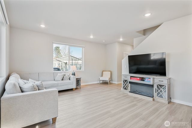 109 Hill Drive, Cathlamet, WA 98612