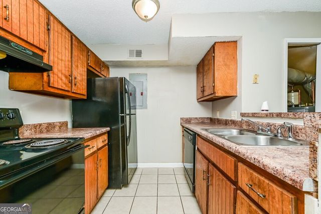 8536 Pineland Drive A, Jonesboro, GA 30238