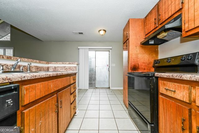 8536 Pineland Drive A, Jonesboro, GA 30238