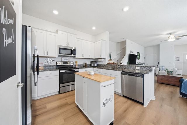 32041 POWDERPUFF MIMOSA DRIVE, San Antonio, FL 33576
