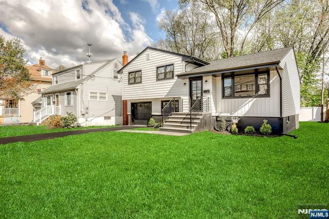 27 Merritt Avenue, Bergenfield, NJ 07621