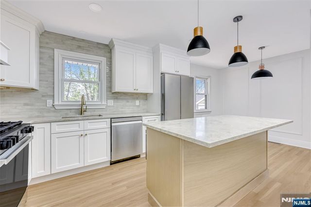 27 Merritt Avenue, Bergenfield, NJ 07621