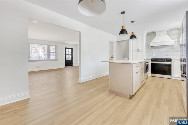 27 Merritt Avenue, Bergenfield, NJ 07621