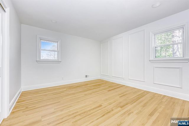 27 Merritt Avenue, Bergenfield, NJ 07621