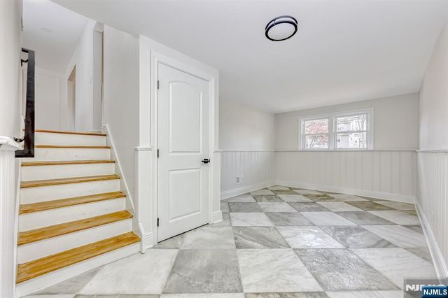 27 Merritt Avenue, Bergenfield, NJ 07621