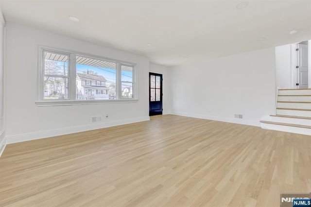 27 Merritt Avenue, Bergenfield, NJ 07621