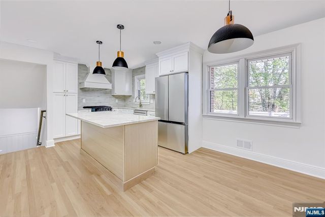 27 Merritt Avenue, Bergenfield, NJ 07621