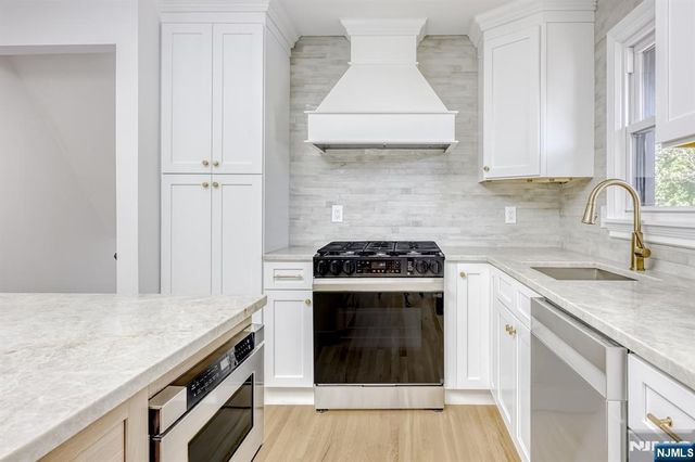 27 Merritt Avenue, Bergenfield, NJ 07621