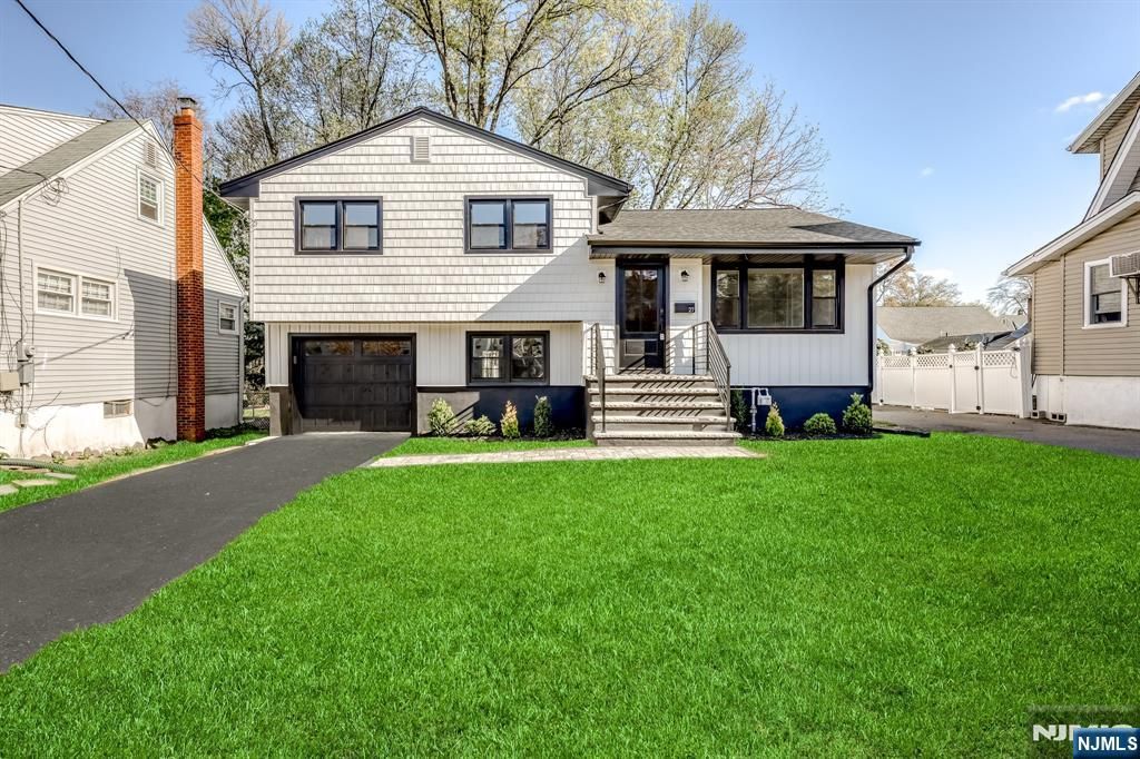 27 Merritt Avenue, Bergenfield, NJ 07621