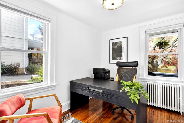 17 Neulist Avenue, Port Washington, NY 11050