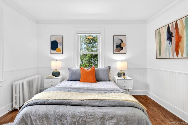 17 Neulist Avenue, Port Washington, NY 11050