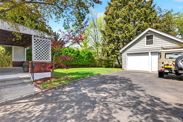 17 Neulist Avenue, Port Washington, NY 11050