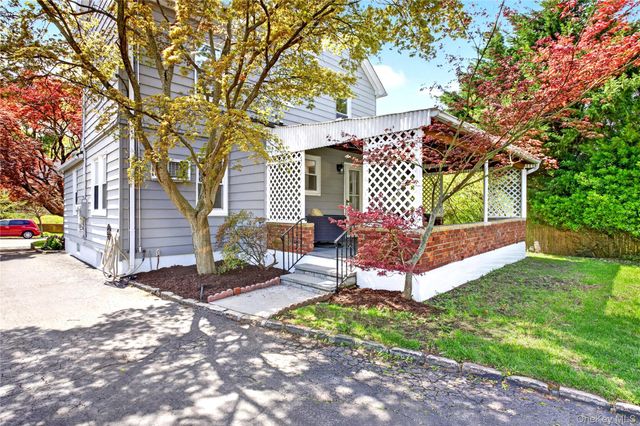 17 Neulist Avenue, Port Washington, NY 11050